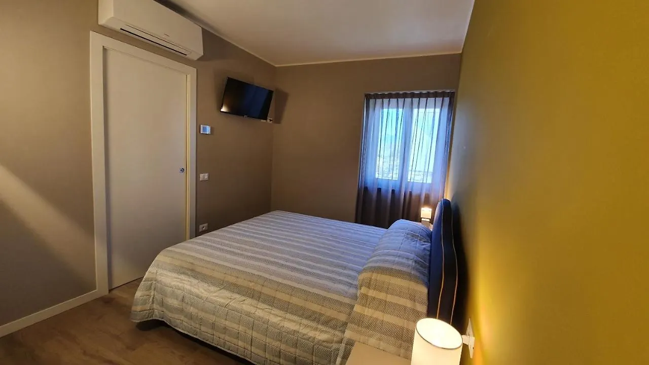 Apartment Appartamenti Moonlight Seriate Italy